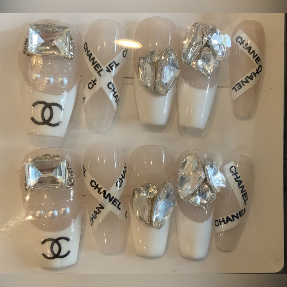 Chanel Logos Customized Nails - Picture 3 of 3
